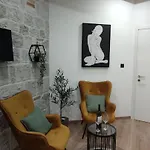 Lana Luxury Apartments- Center *