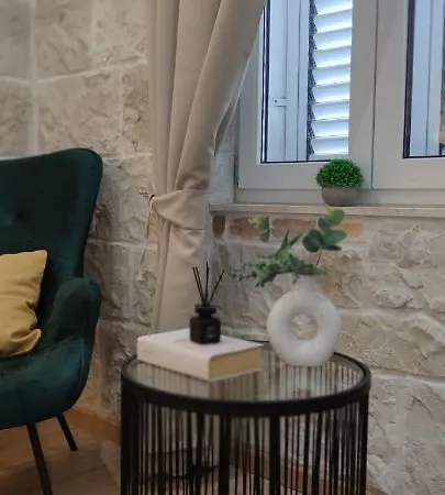 Lana Luxury Apartments- Center Apartman *