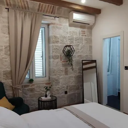 Lana Luxury Apartments- Center Apartman *