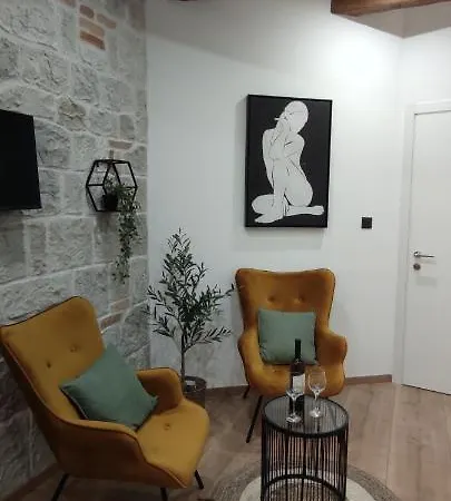 Lana Luxury Apartments- Center *