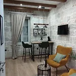 Lana Luxury Apartments- Center *