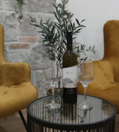 Апартаменти Lana *