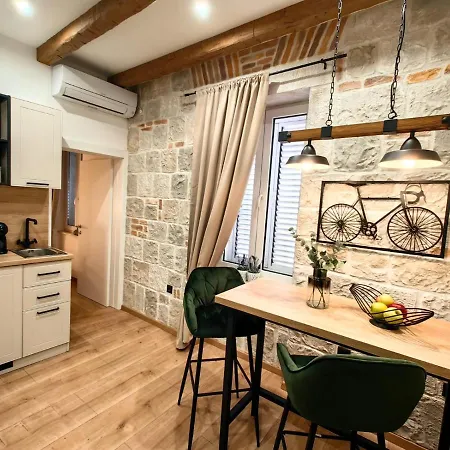 Апартаменты Lana *